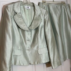 Le Suit Mint Green Scalloped Collar Suit